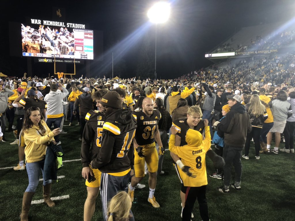 Awesome time in Laramie tonight as the Pokes take down Fresno at!