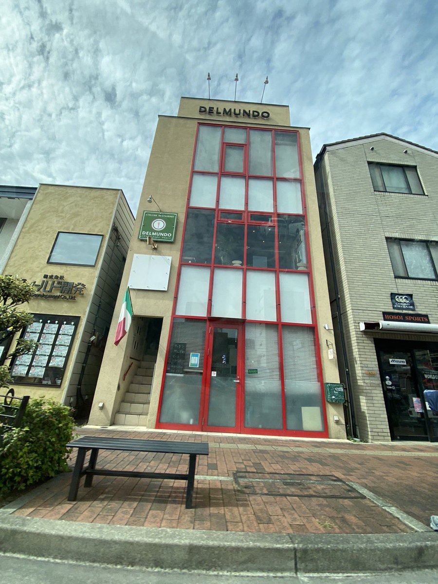 xablackninja's tweet image. #こむぎの満腹記
#DELMUNDO 
開店前に通りました