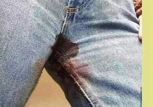 pierpi13's tweet photo. Un padre ha scritto: Mia figlia ha avuto le mestruazioni per la prima volta oggi sullo scuolabus. Un ragazzo di un anno più grande l'ha chiamata da parte e gli ha detto," Guarda, c'è una macchia sui tuoi pantaloni, non essere scioccata. Lega la giacca intorno alla vita e vai a casa.
"Oggi vorrei ringraziare la madre di questo ragazzo per aver cresciuto un figlio così meraviglioso".
Genitori, allevate, educate uomini, non femminucce, esempi come questo saranno SEMPRE più frequenti!