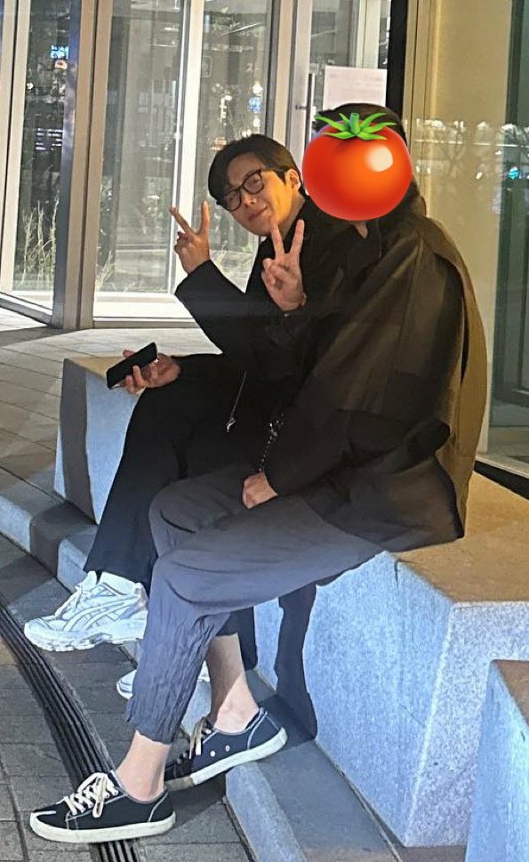seonho_kimi's tweet photo. KIM SEONHO??? 😭😭😭 https://t.co/TxnDDPJT03
