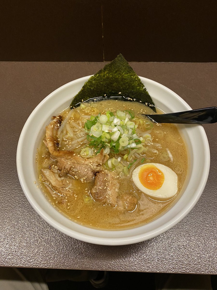 KuruPorn's tweet photo. 元祖　さっぽろ　ラーメン横丁
麺屋　國光　味噌ラーメン🍜 https://t.co/VPR3jXp3Yc