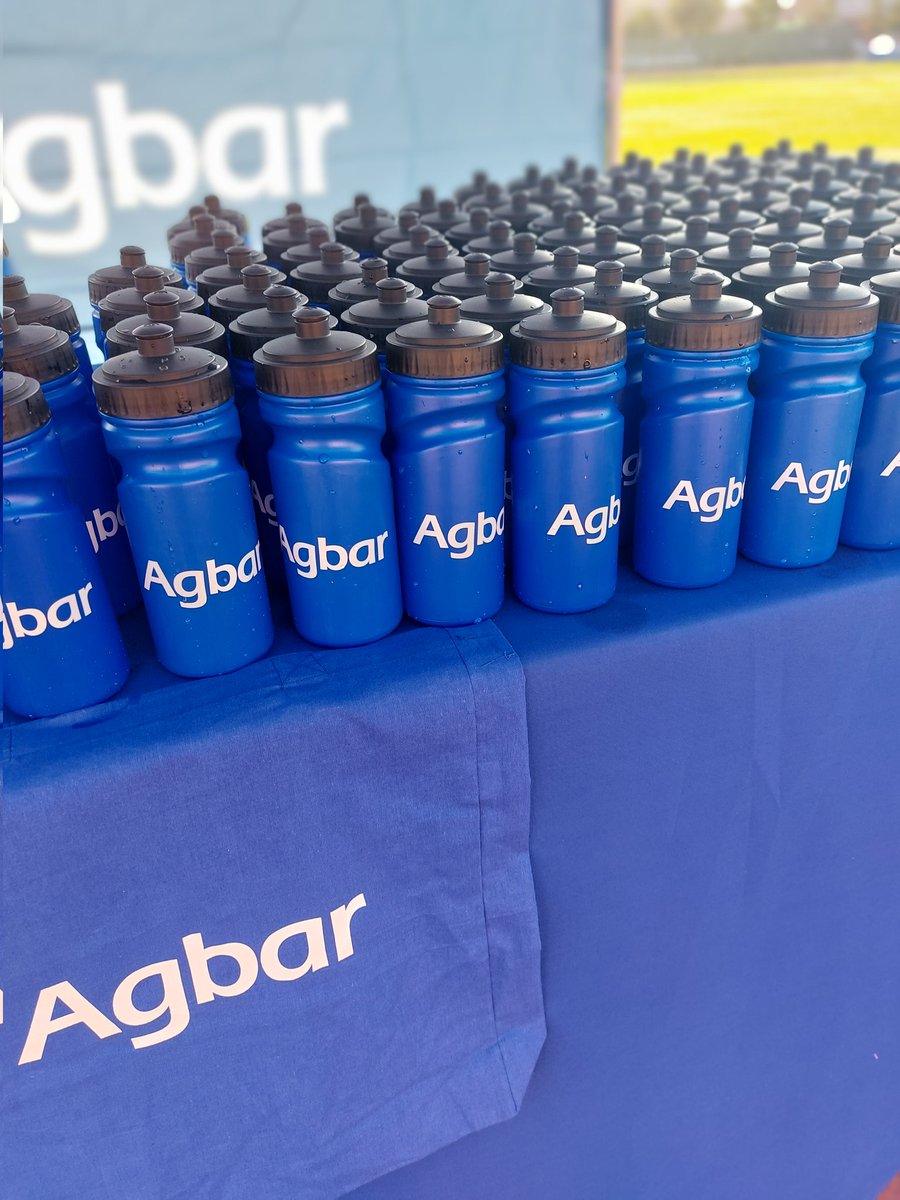 ramonmtez's tweet photo. Un any més a #Granollers a la IV Cursa #EnMarxa per lluitar contra el #càncer 🏃‍♂️🏃‍♀️🏃
Tot a punt per col.laborar amb l'@ContraCancerBCN 🙌
Apropa't a la carpa d'@AGBARclients
i recull el teu bidó d'#aigua d'#Agbar 💧
#VallèsOriental #ContraelCàncer #AGBARambtu https://t.co/DH0KqnfziH