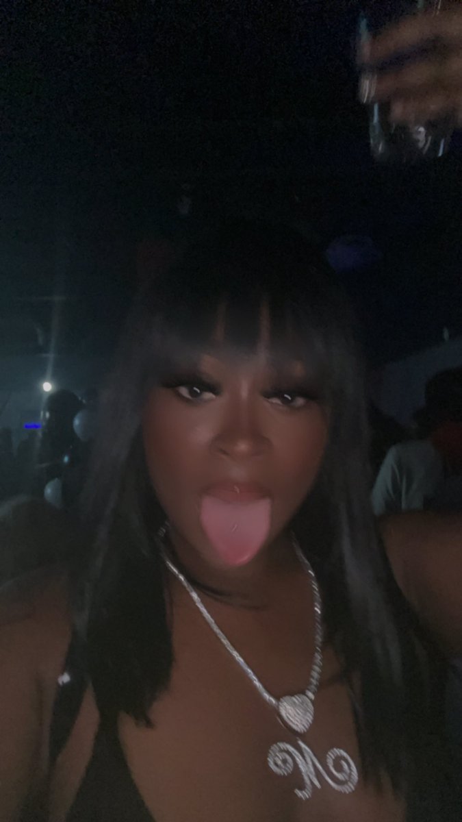 MaxiiMaxee's tweet image. Night Out 🖤