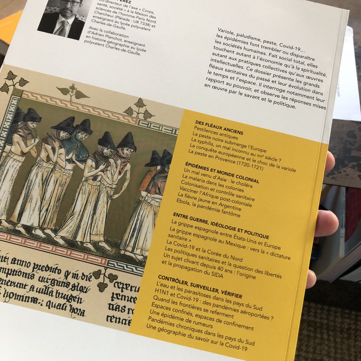 lecartographe's tweet photo. Le dernier DocPhoto des @CNRSEd vient de sortir : « Geohistoire des épidémies » sous la direction de Stanis Perez et toujours avec mes petites cartes et infographies. #LeCartographe #Epidemies #COVID19 https://t.co/xEldgaSvoN