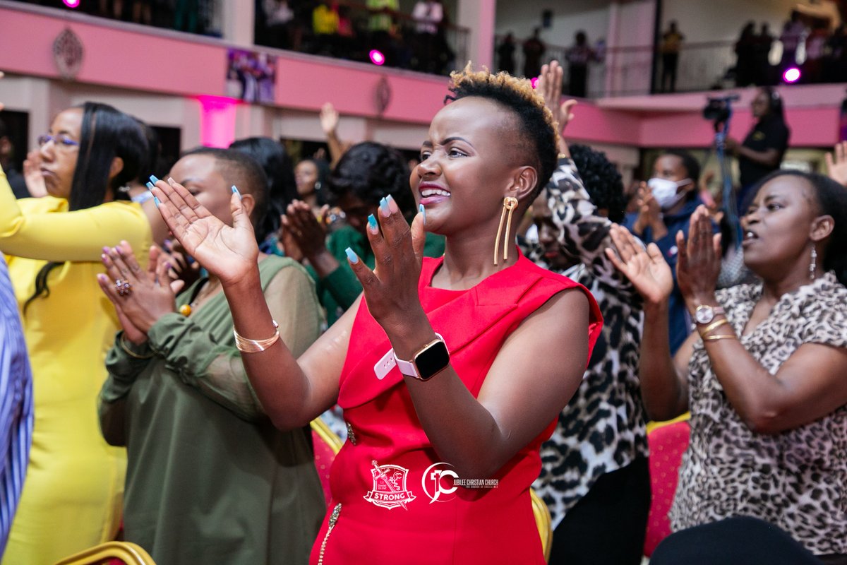 RevKathyKiuna's tweet photo. Stop playing safe; God has already prepared a table for you. On that table, there is healing, connections, growth, open doors, new dimensions #BeStrongAndDoExploits https://t.co/MKptl6Rs6j