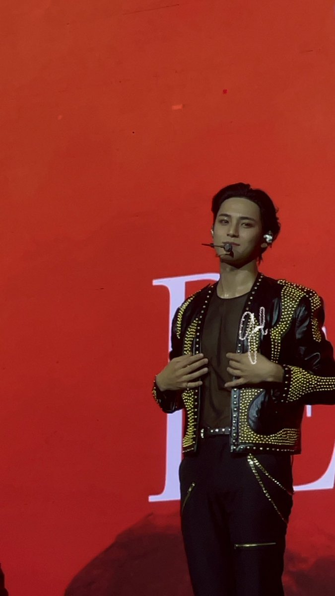 defsmeanie's tweet photo. one year since π«
#BeTSinMANILA https://t.co/YKgkkdcDOc