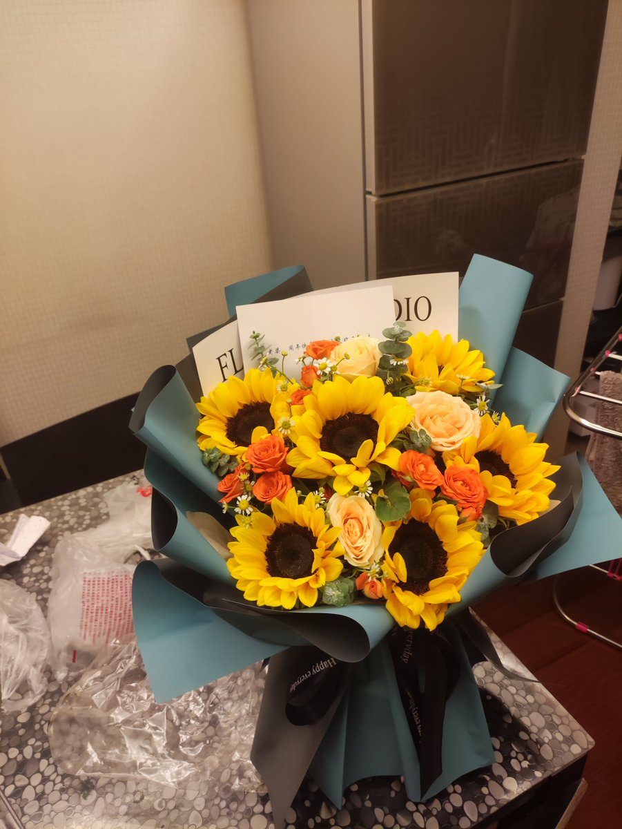 tiechuiwang79's tweet photo. #每日互关
冲500
1、互关，必回。在线，秒回。
2、主动关注、评论、点赞、转发才有更多的互粉。
3、新的一天需要新的努力，关注必有回报，留言必有回音，点赞必获惊喜。
#互关 #互粉 #互关必回 #互关涨粉
￼ https://t.co/63jW8qrrxI