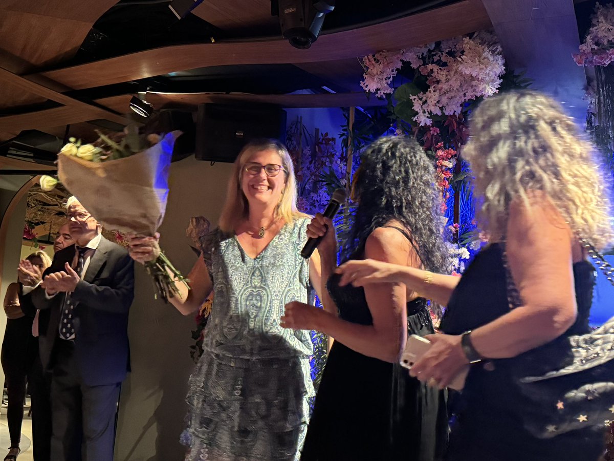 _DETCON_'s tweet image. Que decir de nuestra Alicia :) 

Gracias a ella este #detcon2023 ha salido rodado! 

Por eso (y mucho más) recibió un pequeño detalle que no se esperaba 🤭🤭

Va por ti!