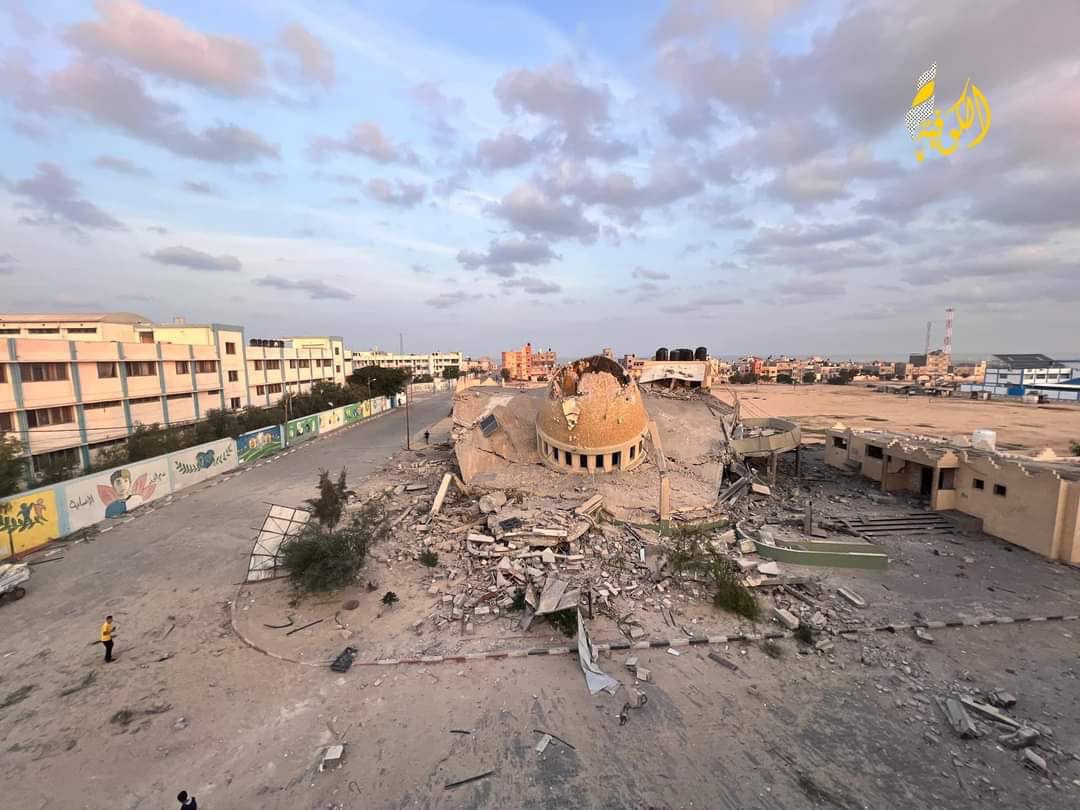 tempohighhai's tweet photo. Al-Amin Muhammad Mosque has been destroyed by Israeli Airstrike in Khan Yunis, southern Gaza Strip.

PRAY FOR PALESTINE 🇵🇸🤲

#Gaza #Palestine #Hamas #PalestineUnderAttack https://t.co/SGJmkrWpUR