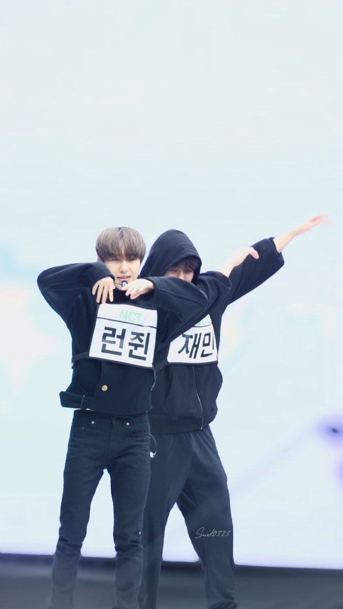 Causeiammyself's tweet photo. 231008 영동대로
 #RENJUN #런쥔  #仁俊 #黄仁俊 https://t.co/HJcJG74cbZ