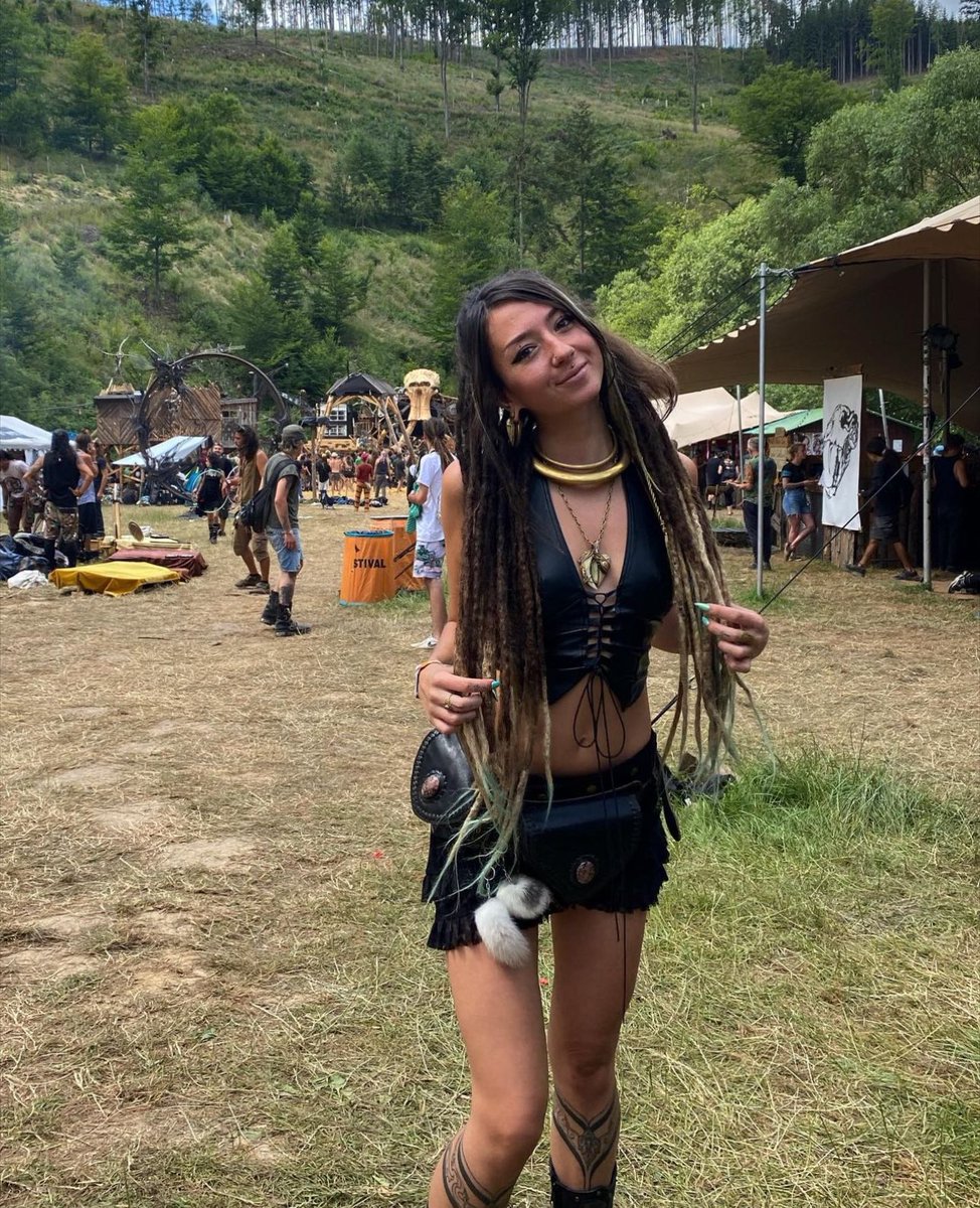 Met afgrijzen zien we de beelden vanuit Israël en de Gazastrook. 

Diep geschokt zijn we door de aanval van Hamasstrijders op het Outdoor Nova festival (festival of Peace), waarbij onder andere de 30 jarige Duitse Shani Louk slachtoffer is geworden. 

#Israel #Peace