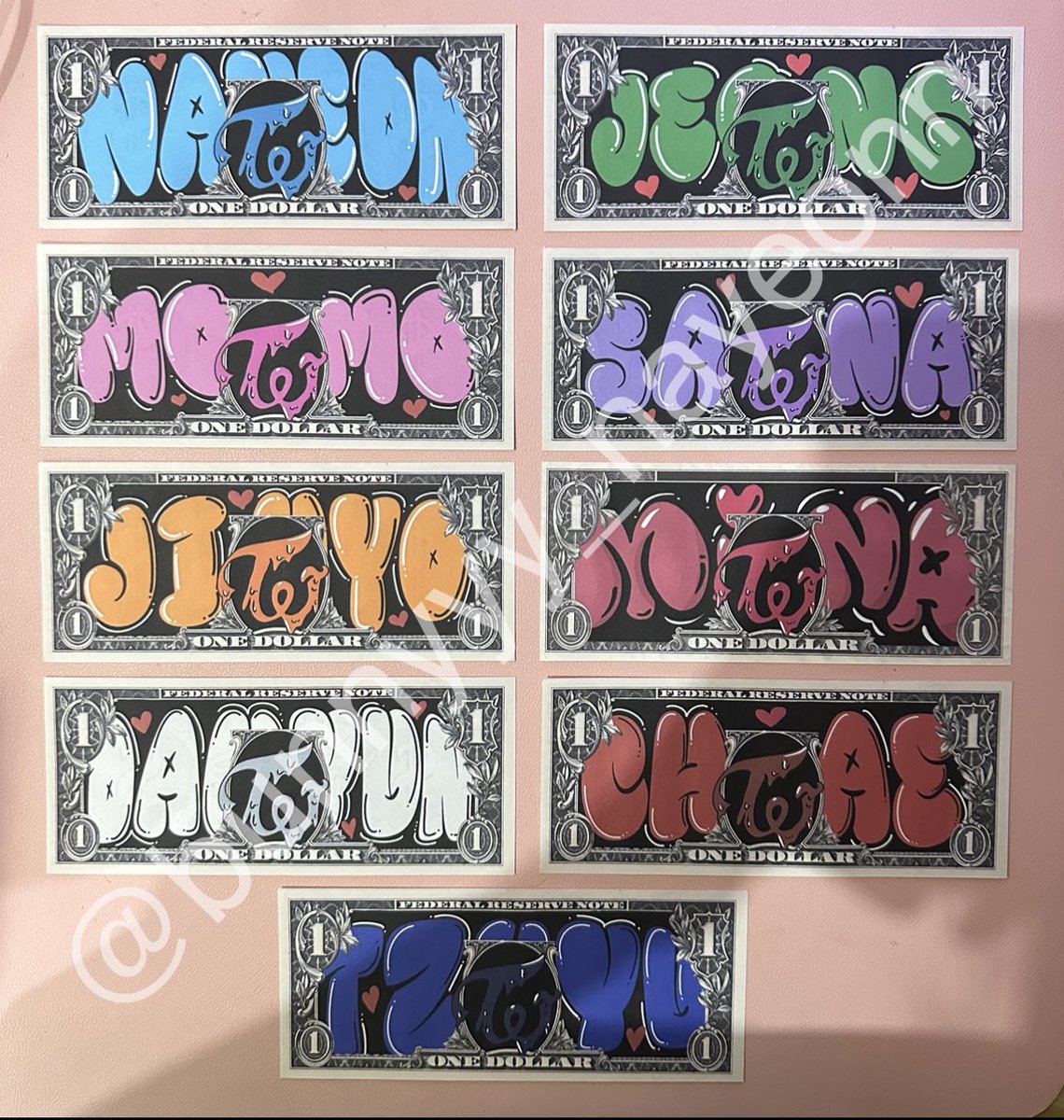 bunnyyy_nayeonn's tweet photo. Wtb/lfs
Twice Dollars (fan made) Batch 1

Ot9 set 180 + 20 pf + sf

Mop: gcash (payo)
Mod: sdd and j&amp;t

Order link: https://t.co/2V32t0nb9v

Pls read everything sa form before ordering hehehe https://t.co/pPn32YRmCN