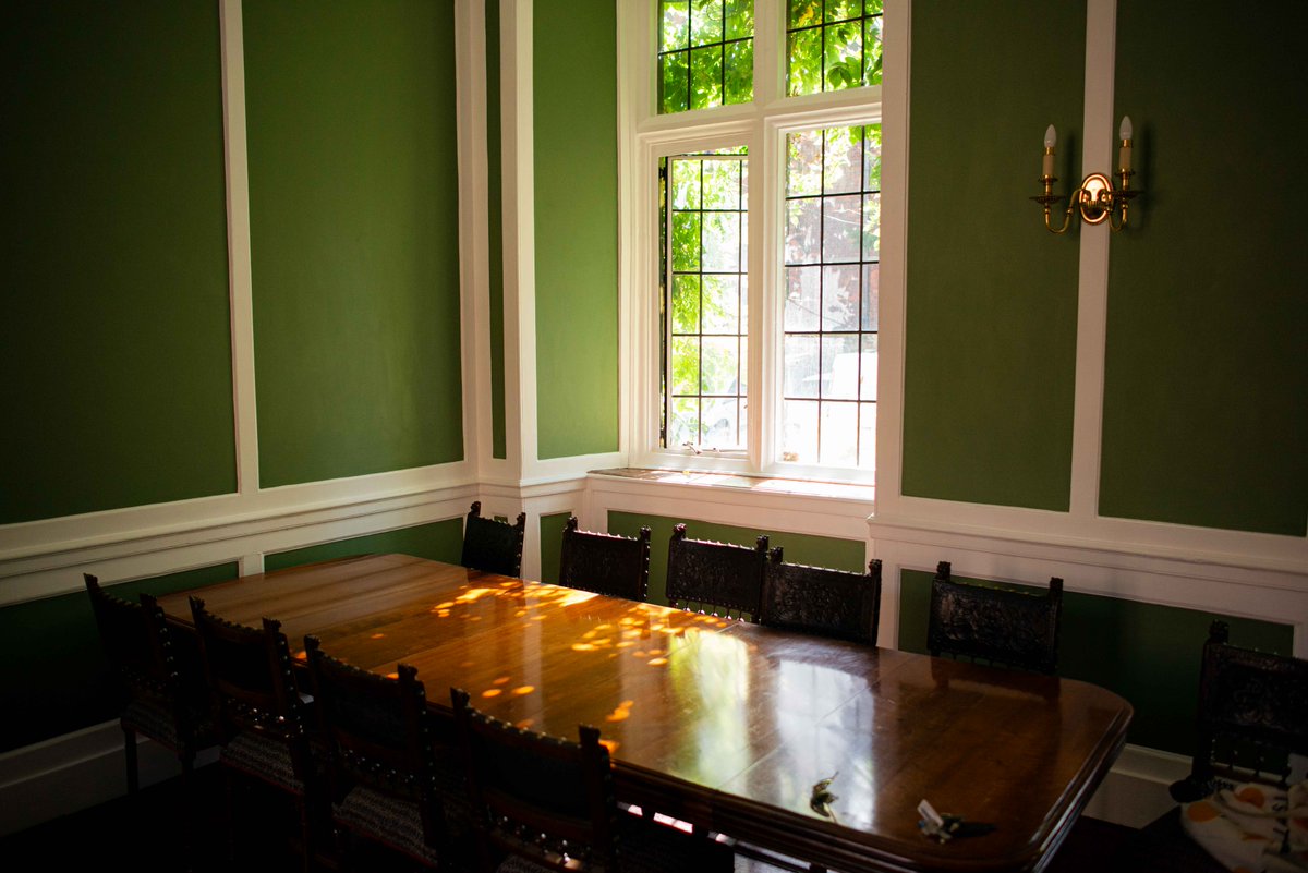 Catz_Cambridge's tweet photo. The common room used by our postgraduate students to study, socialise &amp; relax was refurbished over the summer by the Catz MCR Committee &amp; our amazing maintenance team. Take a look at what they've achieved together, including some before &amp; after shots at https://t.co/3IpauhZpDP https://t.co/vBve0Z0OBj