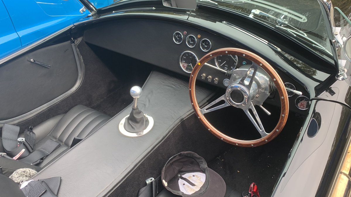 car_british's tweet photo. 🚗🚙 #InTheCarPark Yesterday 🚙🚗
This #Cobra - a #GardnerDouglas GD427 Mk4 cobra kit car.
#cobrakitcar #carlovers https://t.co/aF7LGBtc9G
