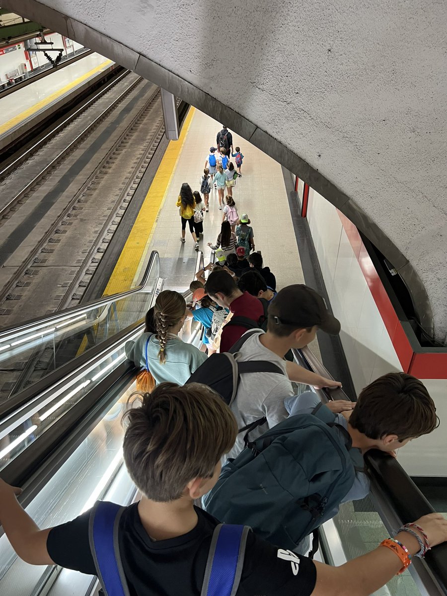 ¡NOS VAMOS A LA SIERRA! 🚸⛰️

<a href="/lsmaravillas/">Colegio La Salle Maravillas</a> 
#etlmaravillas