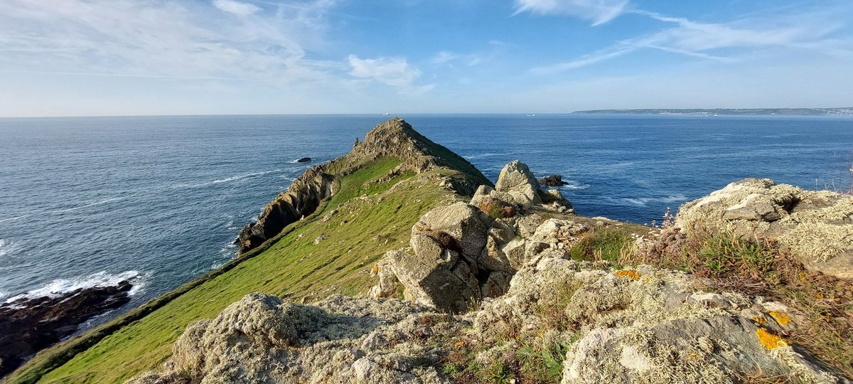 BevHunt72's tweet photo. 1.5 miles into #Walk32 of my 55 walk challenge to raise funds for #OneMedicine @HumanimalTrust and have reached #CuddenPoint..tempted to walk a bit further along it but don't want any accidents...onwards now to #PrussiaCove 😊https://t.co/Qfp9d2j80g https://t.co/cYcuZME3La