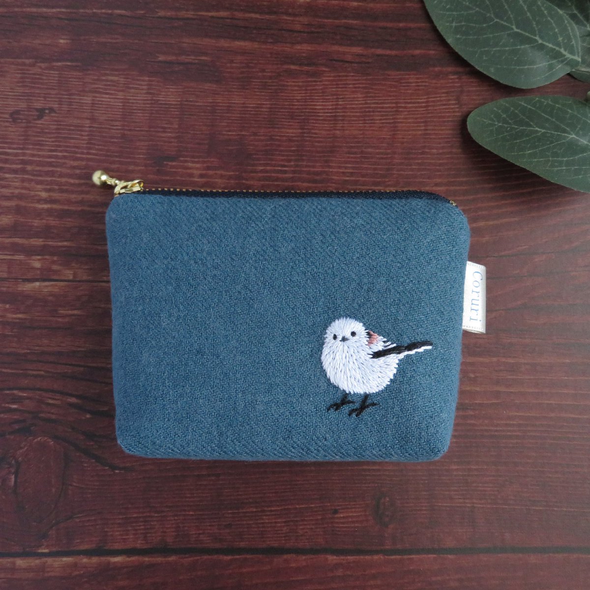 Coruri38's tweet photo. リネンウールの刺繍ポーチなど数点出品しました🌿
今回新しくウソさんの刺繍を制作しました。
赤いほっぺにモチッとした身体がとても可愛らしくて、癒される野鳥さんです。
過去の作品をリニューアルしたシマエナガさんの刺繍ポーチもあります♪
ぜひみていただけると嬉しいです☺️

#ハンドメイド https://t.co/wYjViX4YSg
