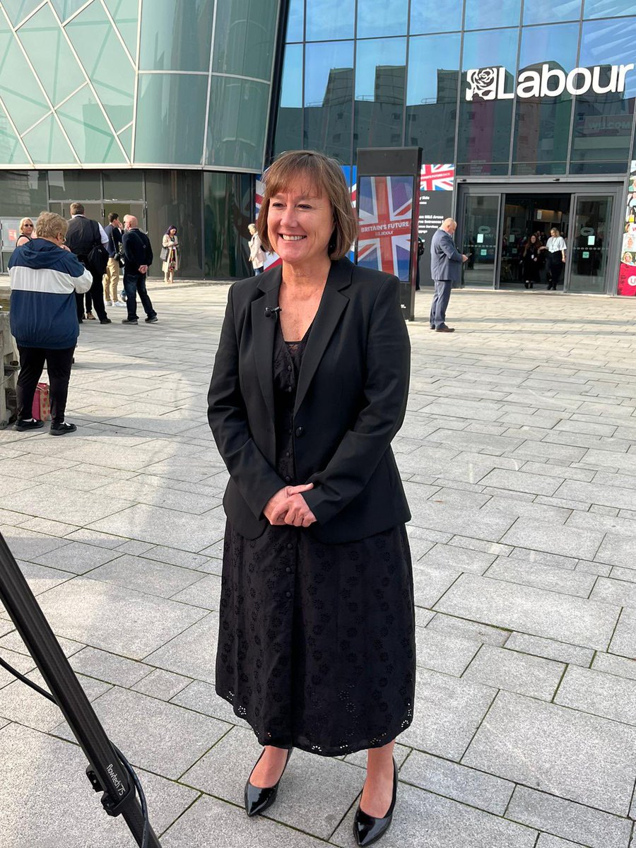 🎥 Catch me on #PoliticsWales to hear all the latest from <a href="/UKLabour/">The Labour Party</a> Conference 🌹