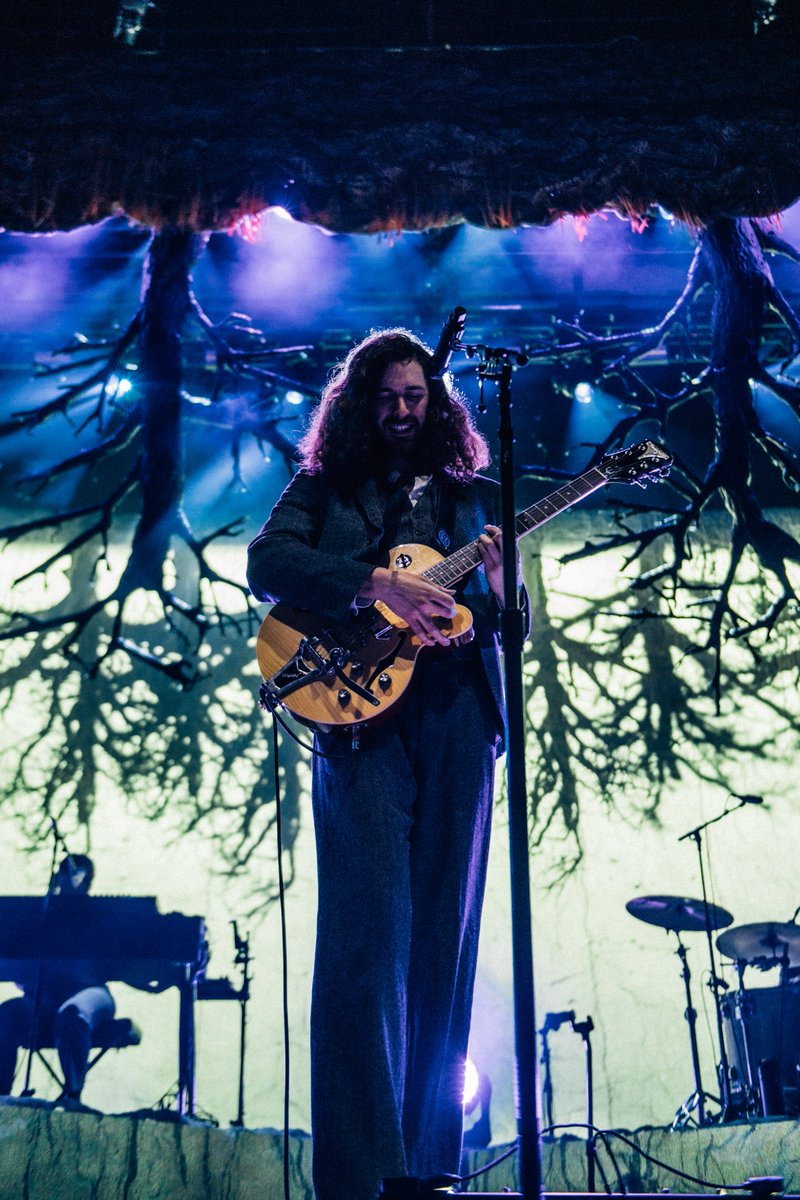 Hozier's tweet photo. Atlanta, that was such a crazy welcome back. Thank you all for showing so much love, I had an absolute blast with you 🖤

📸 @ruthlessimagery https://t.co/zZmHCwzfuu