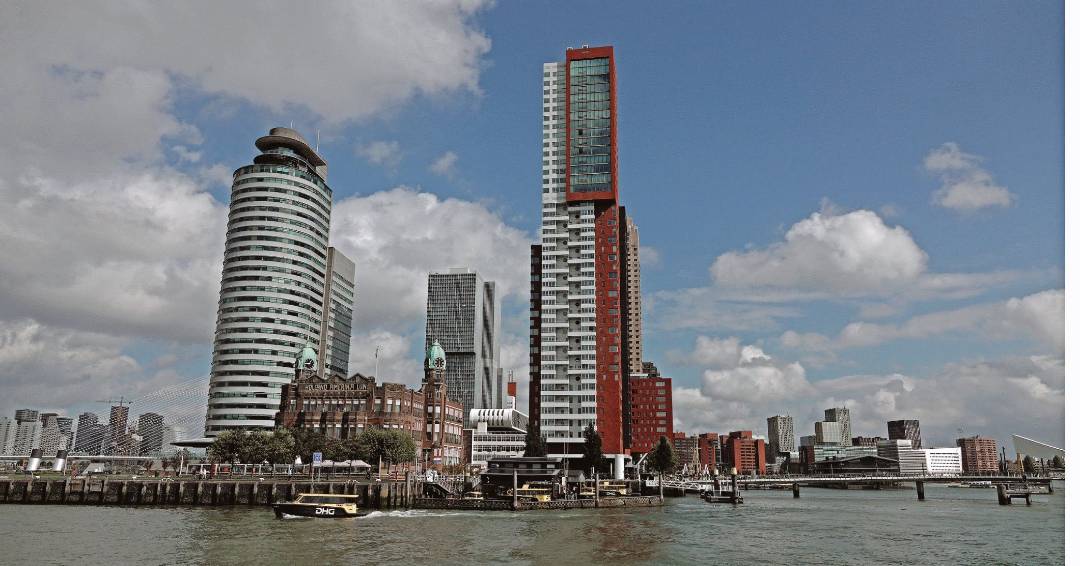 Foto van de week 📸 Prachtig! Bedankt Cornelis Versluis voor deze waanzinnige foto 😍 Heb jij ook een mooie foto van Hotel New York? Mail hem dan naar marketing@hotelnewyork.nl en wie weet posten wij hem wel als foto van de week 😊