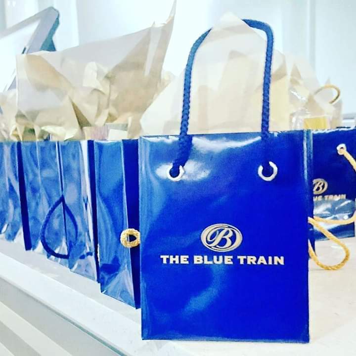 JoziStyle's tweet photo. Making memories with @67Blankets on the Blue Train to celebrate the launch of their #MMM Massive Mandela Masterpiece.
You will find more #GoodWool memories in the #67BlanketsBook at @ExclusiveBooks. https://t.co/4jhsiYdTDk