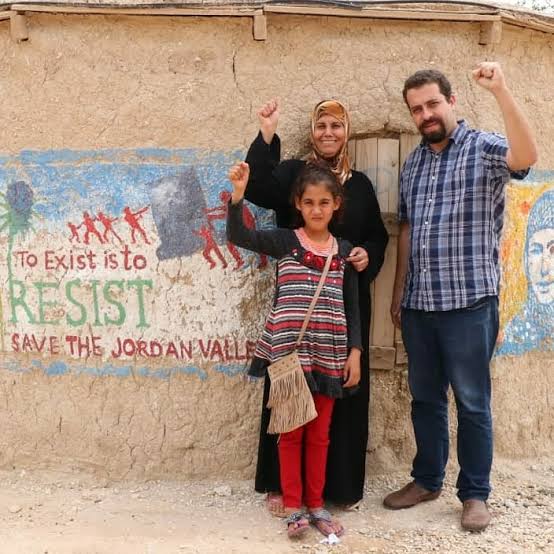 Apareceu a margarida? Que dificuldade para repudiar seus amigos do Hamas, não é <a href="/GuilhermeBoulos/">Guilherme Boulos</a> ?

A verdade é que você passou o dia medindo e escolhendo as palavras e vem na calada da noite fazer essa notinha, a mando do marqueteiro. 

Teu silêncio era revelador, mas, quando