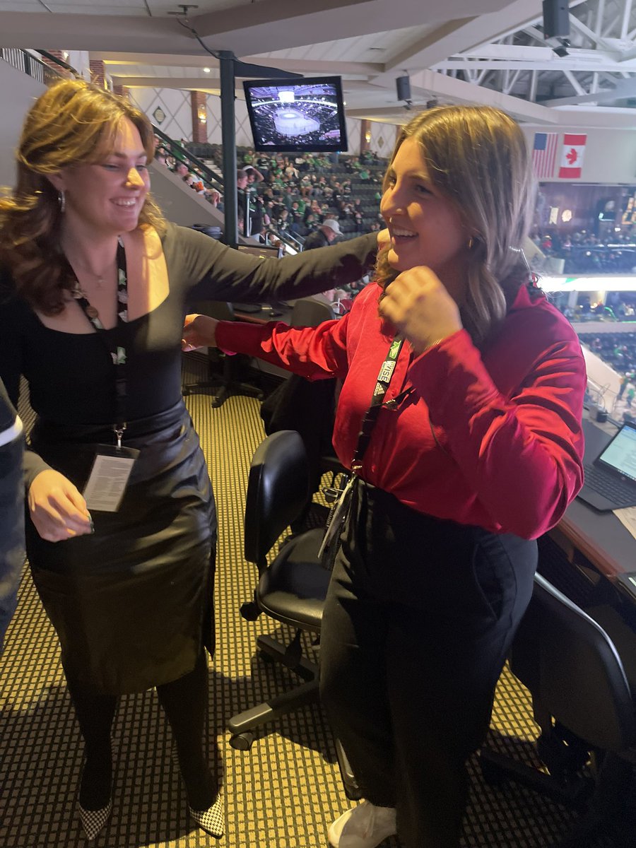 meabh_hushman's tweet photo. Women belong in the press box, women belong at the rink, women belong in sports 💖🏒 https://t.co/Qp4FDd2ere