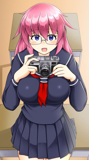 カメラ好きな眼鏡っ娘です 