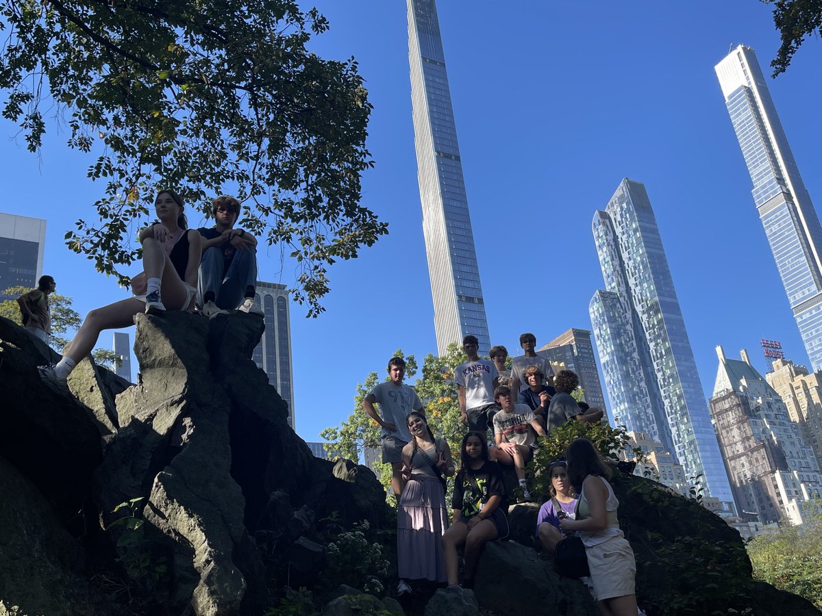 OlatheDesign's tweet photo. Design in NYC!  ⁦@olatheschools⁩ ⁦@Olathe21st⁩ ⁦@OlatheEastHawks⁩ ⁦@OlatheCTE⁩ https://t.co/rOnnA9EWot