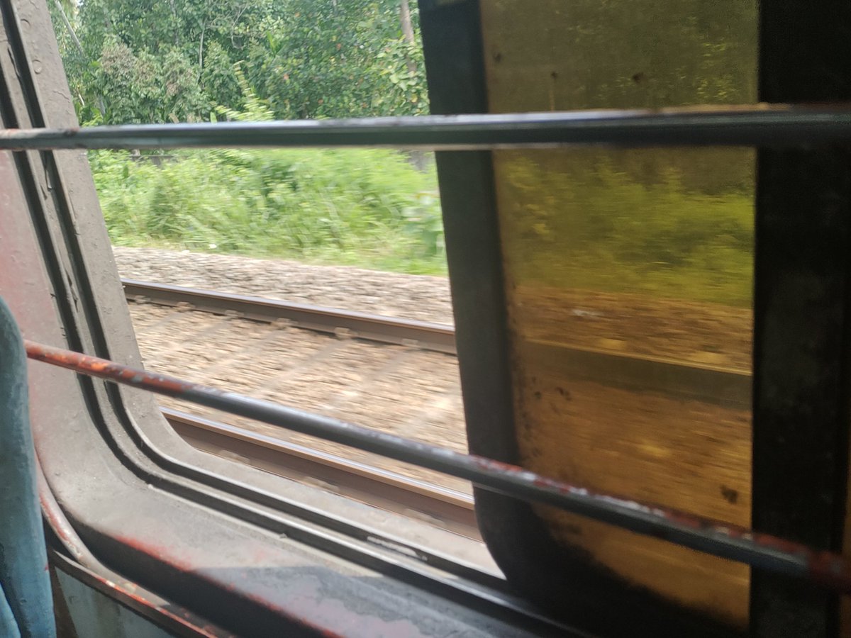 DevrajCS's tweet image. I am traveling @12076 Kozhikode Jan shadabdi from Ernakulam to KOZHIKODE D1 coach now (seat 70) (8-10-2023).  See the state of the premium train couches. keeping clean of existing trains are also important, I believe. #IndianRailways @RailMinIndia  @sureshpprabhu   @GMSRailway