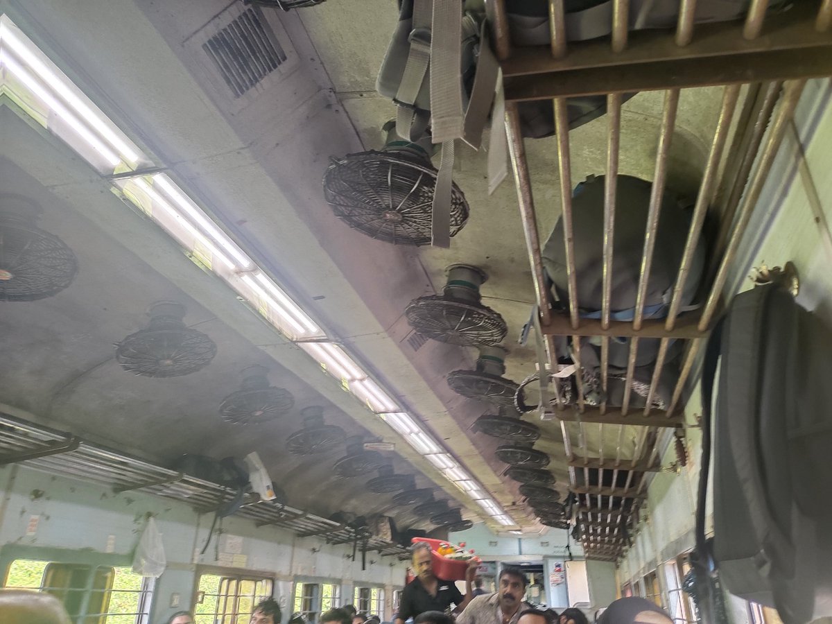 DevrajCS's tweet image. I am traveling @12076 Kozhikode Jan shadabdi from Ernakulam to KOZHIKODE D1 coach now (seat 70) (8-10-2023).  See the state of the premium train couches. keeping clean of existing trains are also important, I believe. #IndianRailways @RailMinIndia  @sureshpprabhu   @GMSRailway