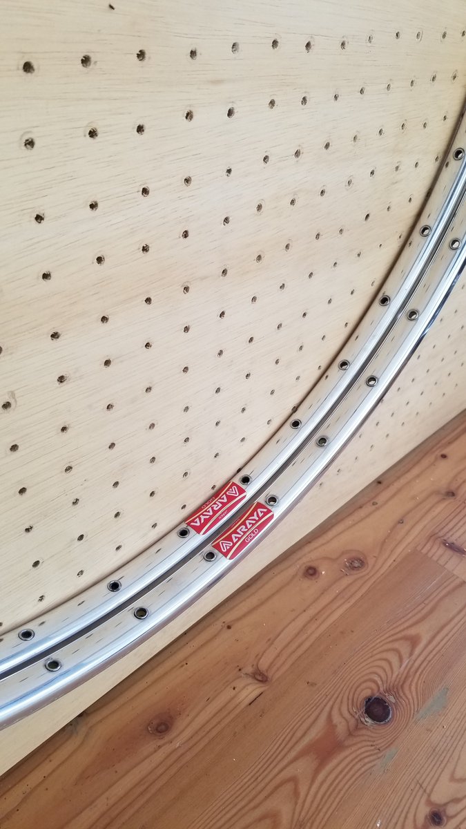 Pisuto_cyc's tweet photo. #fnfjb 
WTS Rims set Araya gold NJS 
36H tubular 

DM/WA 08816711051⬇⬇
https://t.co/DojrnX109g https://t.co/Uu06BFSSPh
