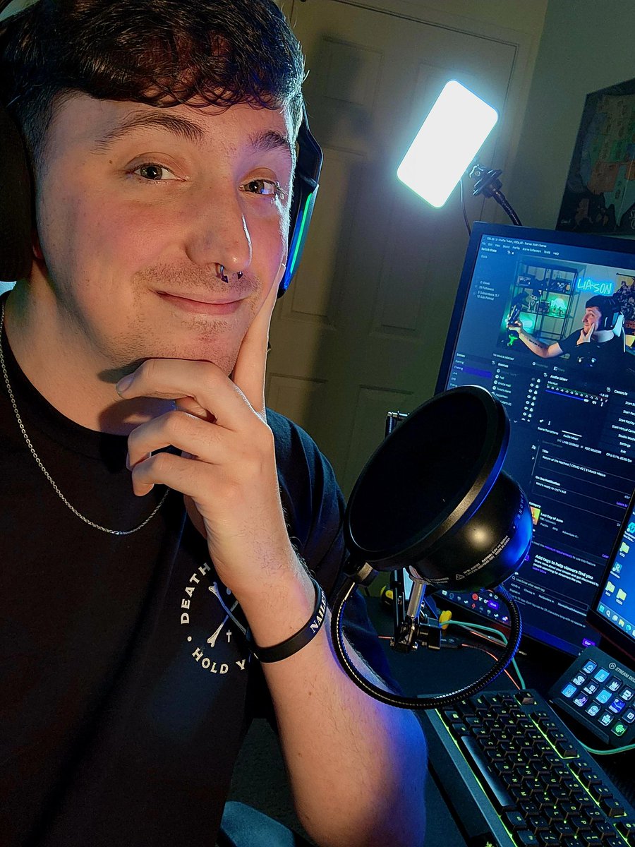 LIASONLostInAS1's tweet photo. Check out my cheesy double picture! Starting my first (re-start) playthrough of #DeathStranding . 

Hope to see you there!
https://t.co/StIgMtA7fw https://t.co/5ieeBTnsg3