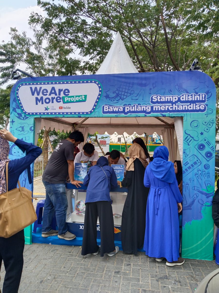 BandungHouse's tweet photo. Lagi main ke Summarecon Bekasi, pas muter-muter ada acara XL booth nya bagus².  @myXL
#WeAreMore2023 #WeAreMore https://t.co/QtbSVouc7G