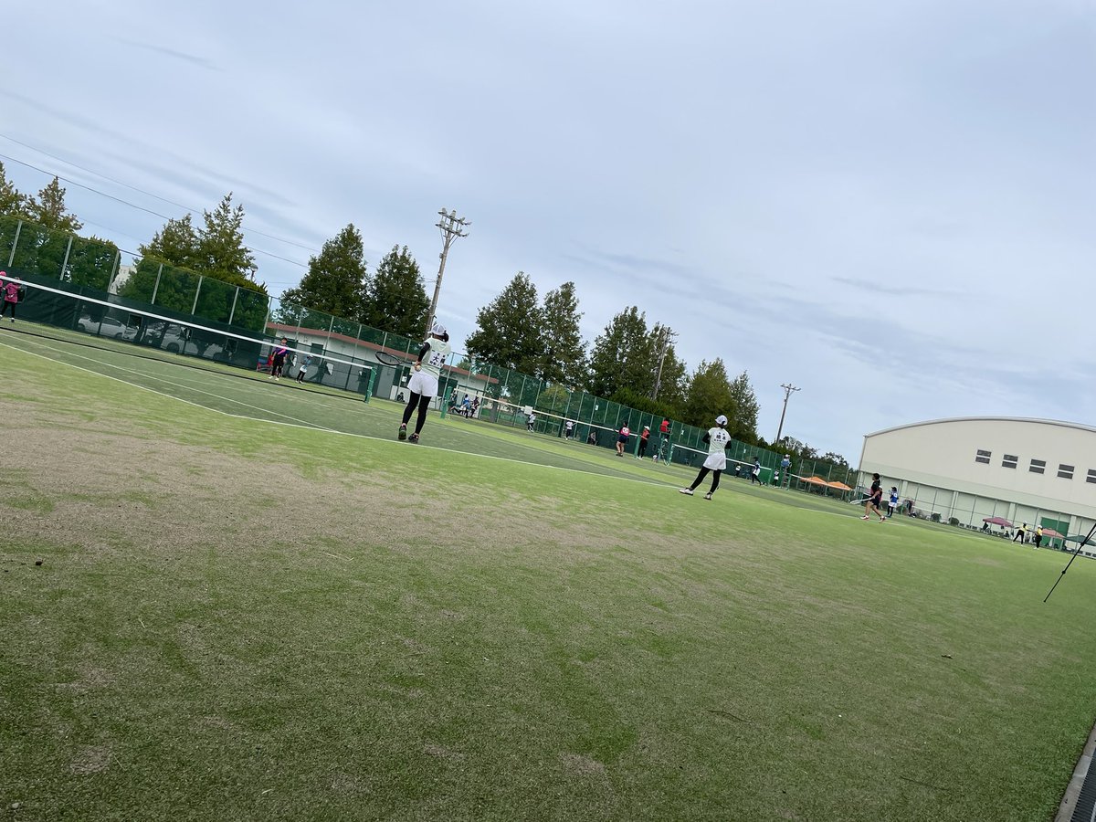 yuya7man's tweet photo. 今日はBIGCONCの大会で福島は富岡に来ています。

自分のJr.時代よく使ったコートで娘が試合とか、震災後時の止まった街並みとか、当時のライバルとの試合とか記憶が所々巡ってきて…

テニスっていいなぁー

#ソフトテニス #仙台東STC #大熊ジュニア #富岡ジュニア https://t.co/4kRMa6Q5Cp