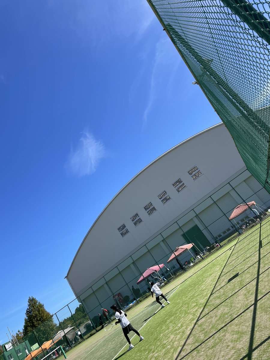 yuya7man's tweet photo. 今日はBIGCONCの大会で福島は富岡に来ています。

自分のJr.時代よく使ったコートで娘が試合とか、震災後時の止まった街並みとか、当時のライバルとの試合とか記憶が所々巡ってきて…

テニスっていいなぁー

#ソフトテニス #仙台東STC #大熊ジュニア #富岡ジュニア https://t.co/4kRMa6Q5Cp