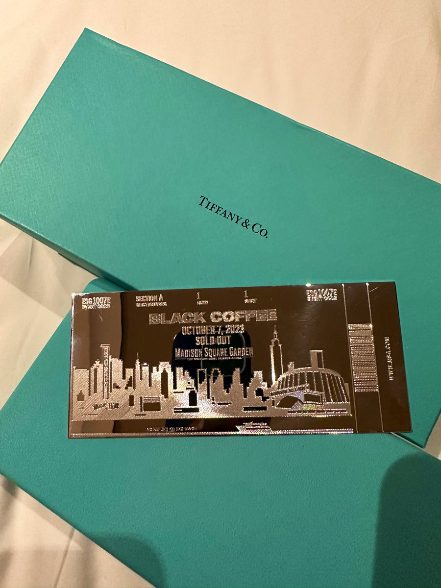 RealBlackCoffee's tweet image. We did it. 🇺🇸❤️ #soldout