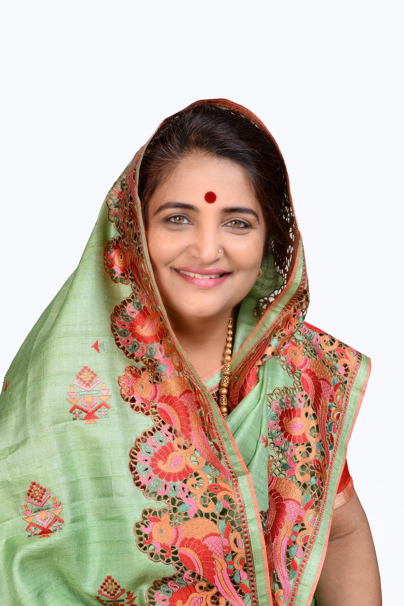 कोपरगावचे प्रथम महिला आमदार सो स्नेहलता ताई बिपिन दादा कोल्हे यांना वाढदिवसाच्या खूप खूप शुभेच्छा