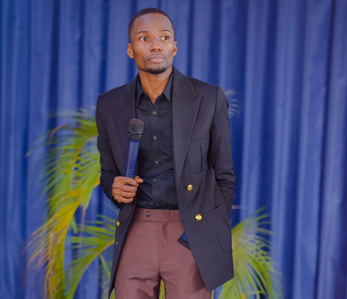 mchachu_'s tweet photo. Pastor Tony Kapola ni moja watumishi ninaowakubali sana. Sikiliza ushauri wake kwa wanaume wote.

Video kwenye Comment.🤙 https://t.co/K39NymvI7w