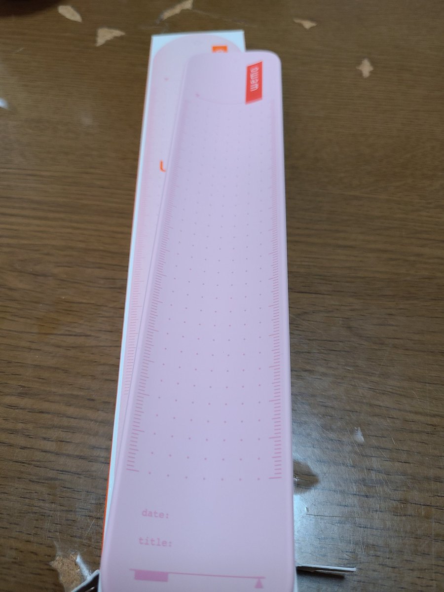 gu_kyw's tweet image. 待ちに待った　#wemo　ピンクを買いました。出先でやる事や買うもの　ちょこっとしたメモ　いちいちスマホに入力したり　メモ帳に書くのもまあまあ面倒なので　そして案外メモ帳を忘れちゃうw←もとも子もない
 これを 買ってみました。腕に巻けるし　これなら忘れなさそう