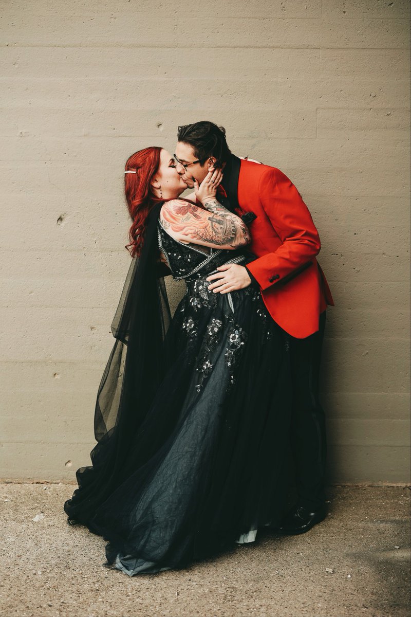 TerroronBass's tweet photo. Tonight, amongst many others, I got to listen to @scenequeenrocks @Interruptweets and all the emo my heart desired from Taste of Emo AT MY WEDDING 🥲🖤 I'm so happy https://t.co/6CFjfyQwjg