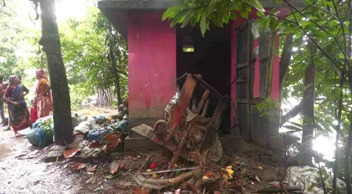 On 7/10/23 Jalil Kha Putra Masum Kha, son of Jalil Kha in Palbari, Char Kutuppur Village, Nurullapur Union, Jhalkathi Sadar, Bangladesh, attacked and looted a Hindu house with native weapons. The assailant's family, called mad, continues to cover up the incident. Bangladesh Mi