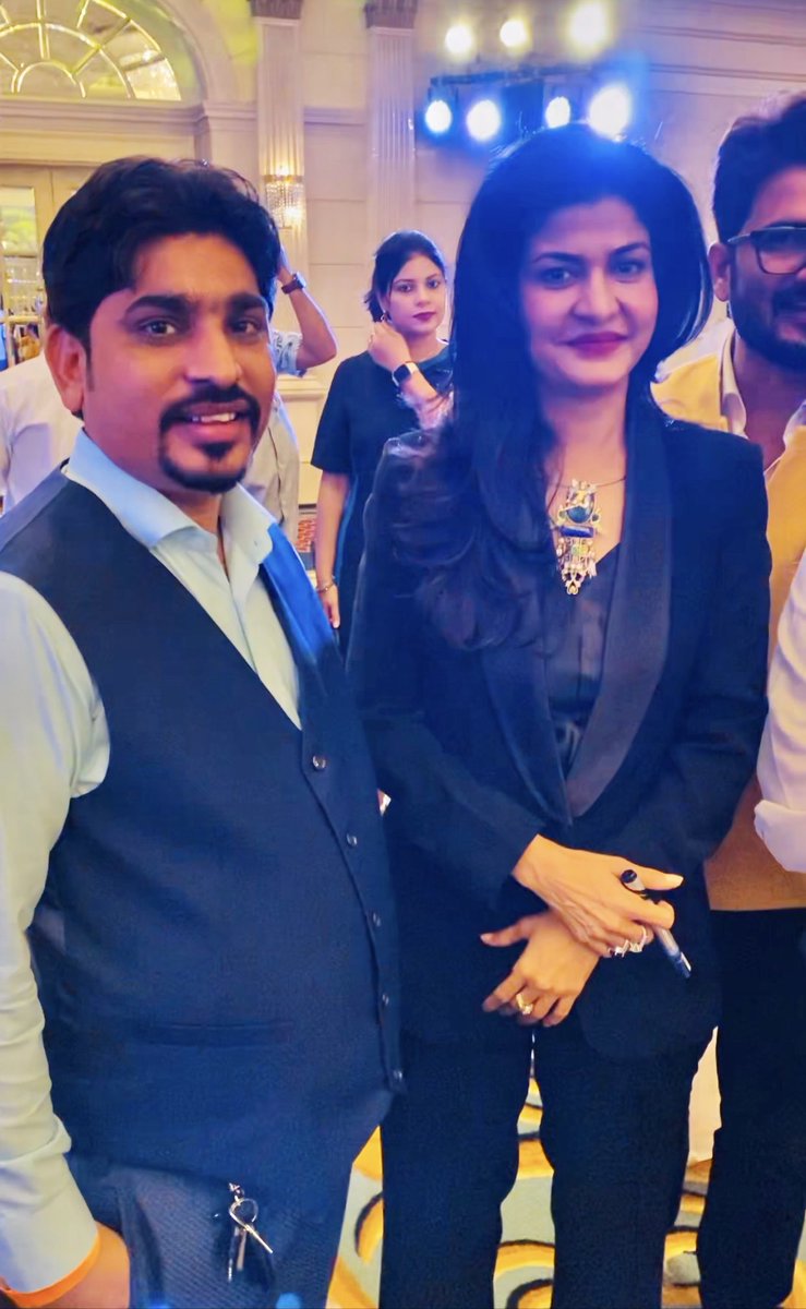 sanjeev_dxb's tweet photo. @aajtak  #dubai  #ipf  @anjanaomkashyap https://t.co/rcbJ7T5Fq1