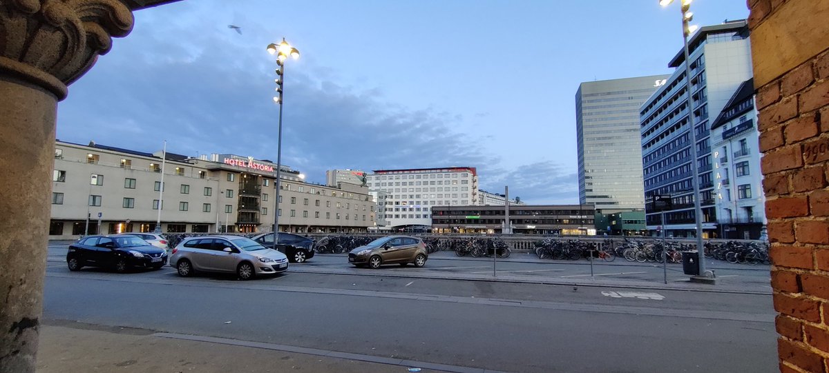 PearDane's tweet photo. Made it to Copenhagen about time for sunrise, so here's what that looks like in our capital. https://t.co/pd884muofC