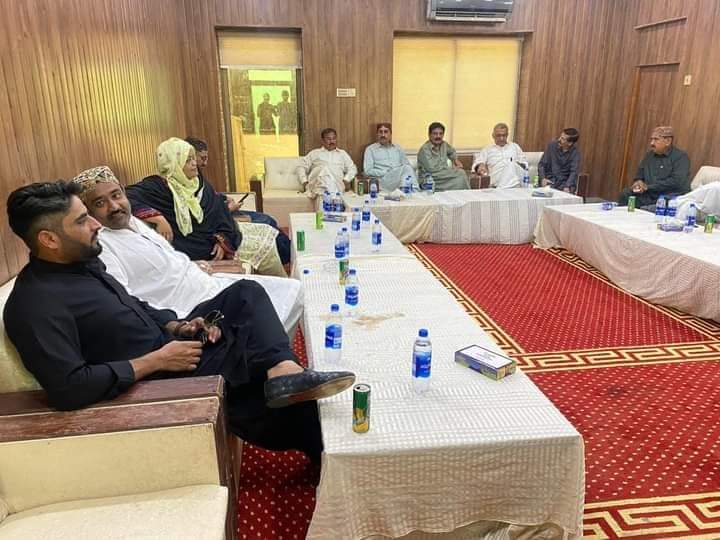 halepoto5333's tweet photo. بدين۔۔۔
پاڪستان پيپلزپارٽي اڳواڻ اڳوڻو ايم پي اي ماتلي محترم سردار ڏاڏا حاجي محمد ھاليپوٽو صاحب 
چيئرمين بلاول ڀٽو زرداري جي هدايتن تي 18 آڪٽوبر ڪارساز واقعي جي حوالي سان ميٽنگ ۾ شرڪت ڪئي۔۔۔
07/آڪٽومبر/2023. https://t.co/hI1igY9gVu