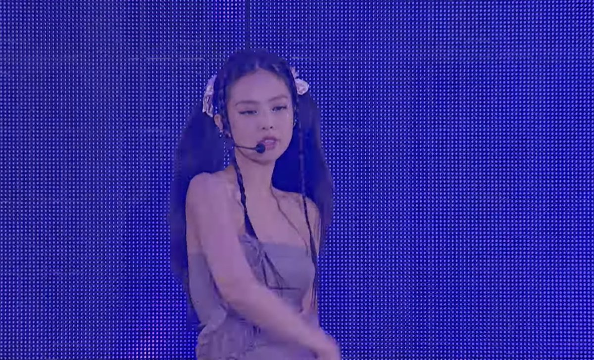 BLACKPINKMX1's tweet photo. BLINKs, ¡Hoy ganó otra vez México!🇲🇽 

Minutos de presentación de #JENNIE en CDMX en Foro Sol de ambas fechas:

0:29- 0:30 - 27 abril 🩵
1:35 - 1:38 - 27 abril 🩵
2:05- 2:17 - 26 abril 💙

🔗 https://t.co/eRweNEdUbo

¡No olvides ir a dejar tu Like al video en YouTube! 🫰🏼✨

#BLACKPINKinMexico #BLACKPINK #BLACKPINKMEXICO #YouandMe