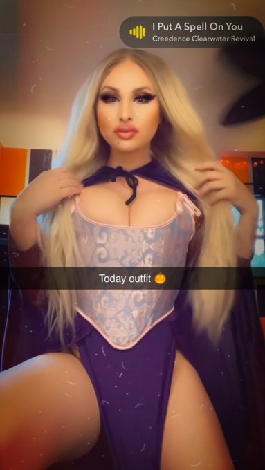 Happy Halloweiner 2023 🎃 https://t.co/tRQcXzS288<a href="/tag/superbowl"class="tags"><span>#superbowl</span></a><a href="/tag/halftimeshow"class="tags"><span>#halftimeshow</span></a><a href="/tag/edging"class="tags"><span>#edging</span></a><a href="/tag/baileyjay"class="tags"><span>#baileyjay</span></a>