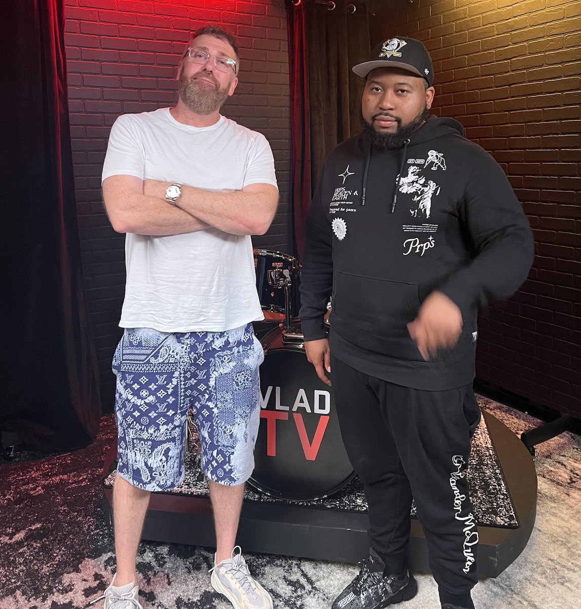 MUSICANDBUILDS's tweet photo. Let’s be fair mainstream rap music
Is full of niggas in their 30s and 40s
Acting like they love 22 year old based
rap music lol

Scared to call shit wack etc
Because they don’t want to be the
“Old guy” that they really are
Or scared of the rappers getting mad

Joe Budden just not afraid to be honest
