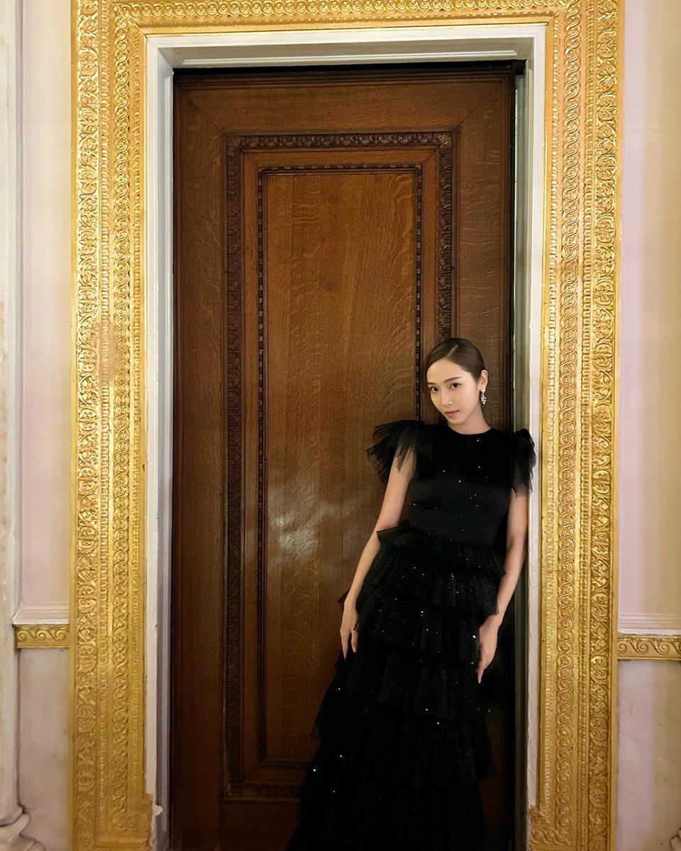 [08/10/23 IG]
When the clock strikes🖤🕰️🌙✨
-
👗 @andrewkwon_official 
 💇🏻‍♀️ @sky.kxm
#JessicaJung