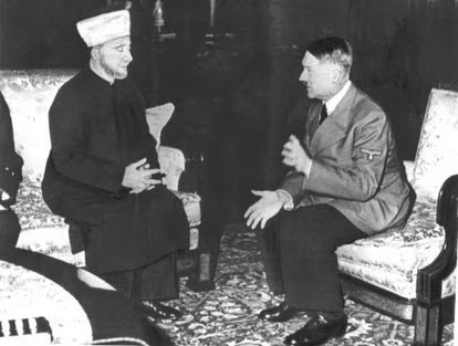 GildaMiranda22's tweet photo. Hitler e o Islã Aquela velha parceria de sempre. https://t.co/9Gl4YwQWmF #NazisForBiden #NaziGate #NazisInFlorida #UkraineIsNazi #UkraineRussiaWar #IsraelPalestineWar #IsraelUnderAttack